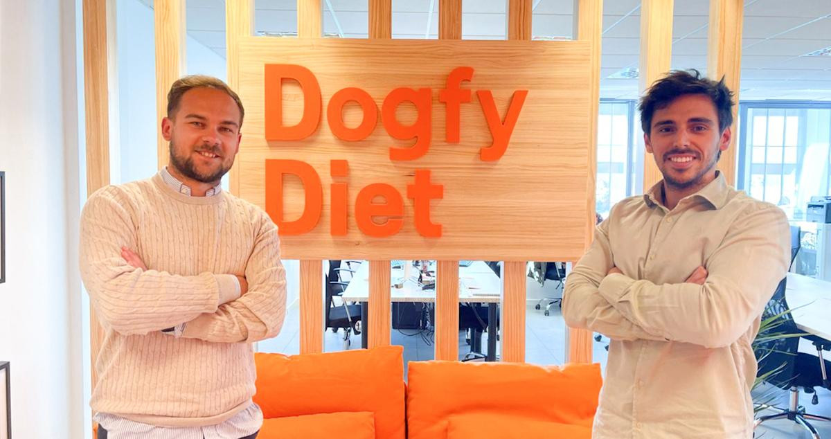 Sergi Font y Gonzalo Noy, creadores de Dogfy Diet, la startup que crea dietas para perros / DOGFY DIET