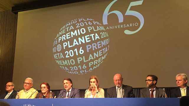 El presidente del Grupo Planeta, José Creuheras, junto al jurado del Premio, que cumple 65 años / CG