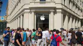 Apple Store del Passeig de Gràcia, donde se puede aprender a programar gratis / FRANCESC GENOVÉ - FLICKR