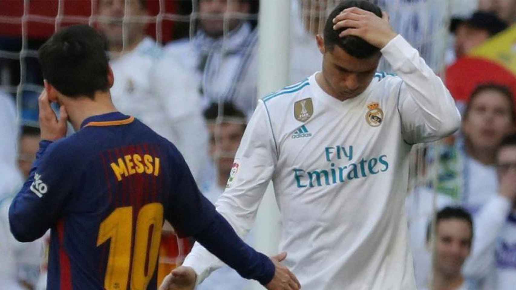 Leo Messi y Cristiano Ronaldo durante un partido entre el FC Barcelona y el Real Madrid / EFE