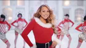 Imagen de Mariah Carey vestida de Navidad /YOUTUBE