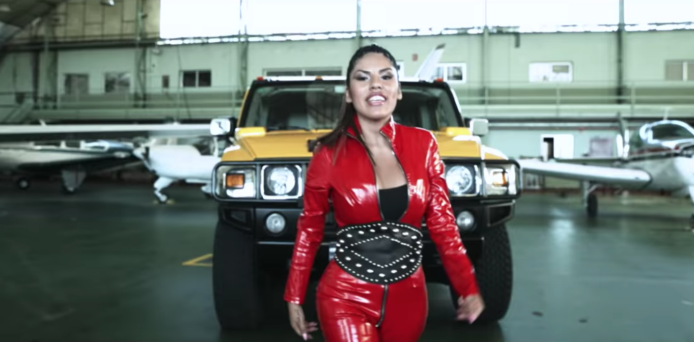Chabelita, ahora Isa P, en el videoclip de su canción 'Ahora estoy mejor' / YOUTUBE