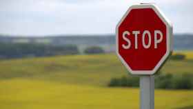 Una señal de Stop, como la que se saltó el conductor / PIXABAY