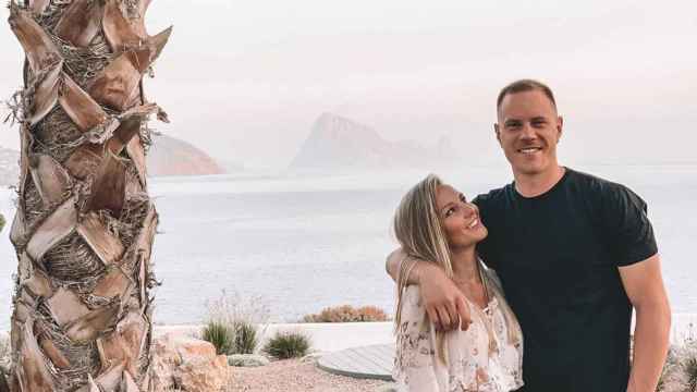 Dani y ter Stegen en Ibiza sonrientes y enamorados