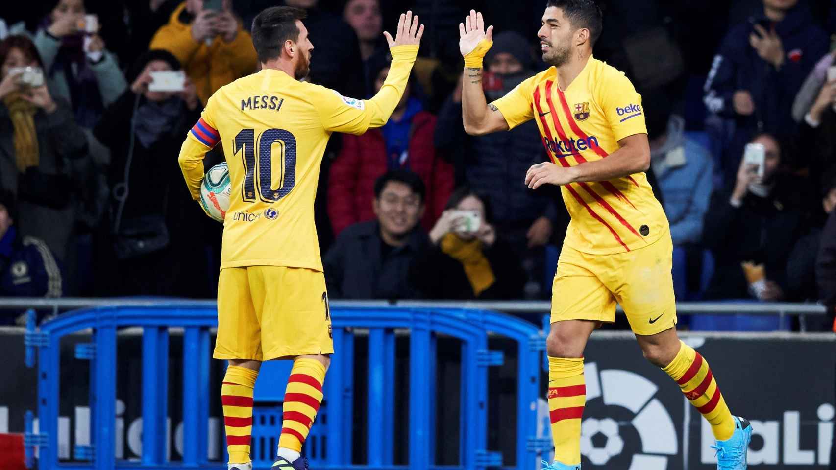 Luis Suárez celebrando el gol con Messi contra el Espanyol / EFE