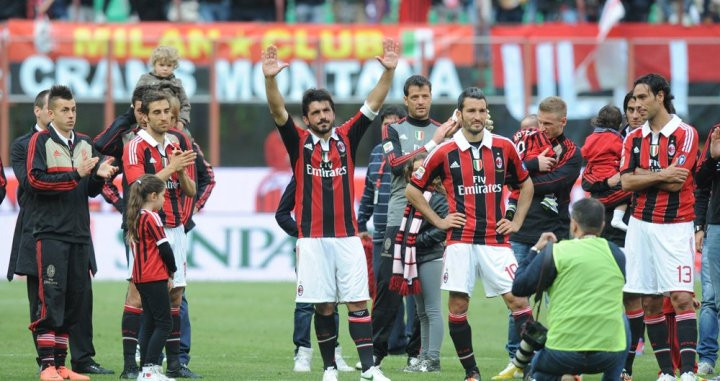 Gattuso despidiéndose de los aficionados del Milán / EFE