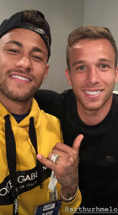Una foto de Neymar y Arthur Melo en su visita a la Ciutat Esportiva