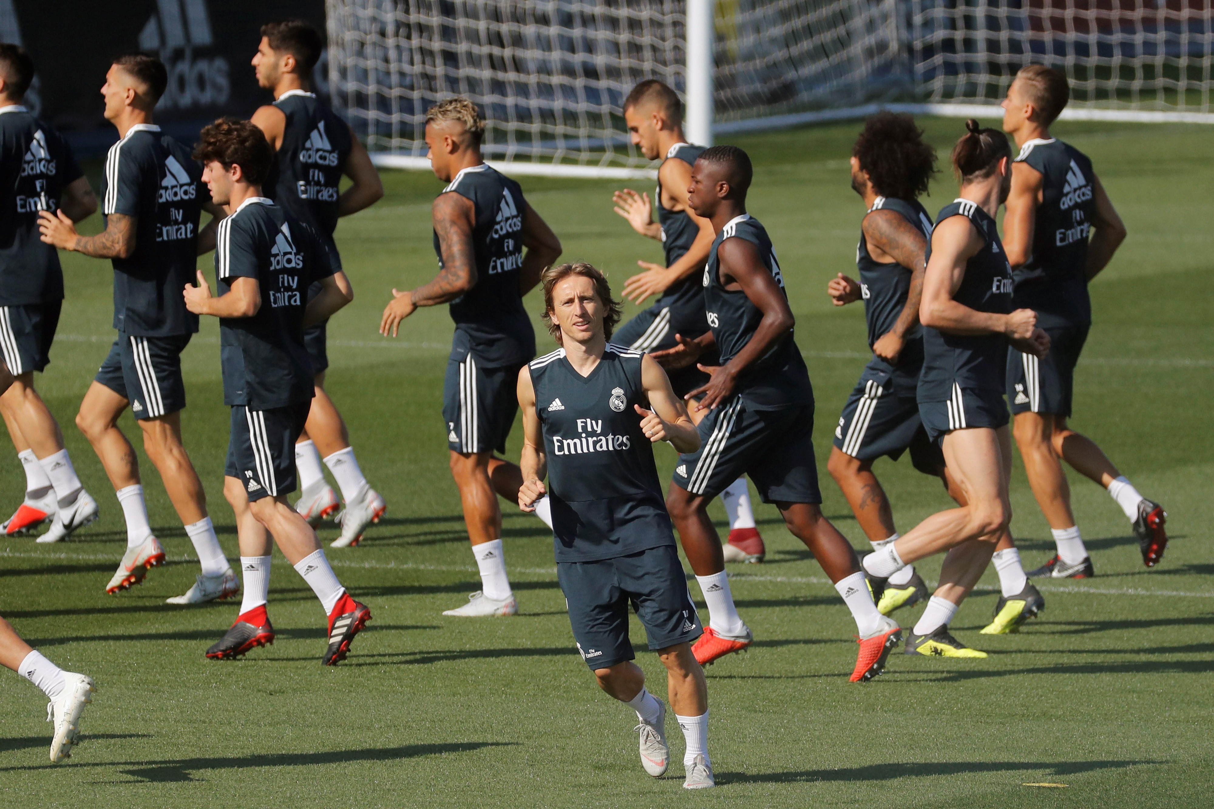 Los jugadores del Real Madrid durante un entrenamiento dirigido por Julen Lopetegui / EFE