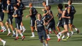 Los jugadores del Real Madrid durante un entrenamiento dirigido por Julen Lopetegui / EFE