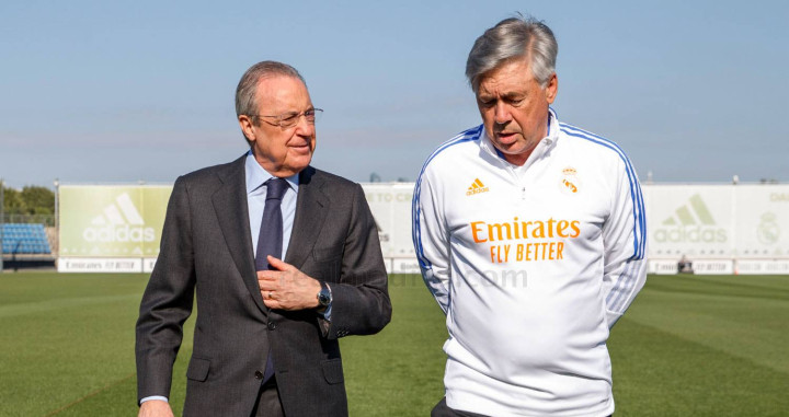 Carlo Ancelotti junto a Florentino Pérez, en un entrenamiento de esta pretemporada / Real Madrid