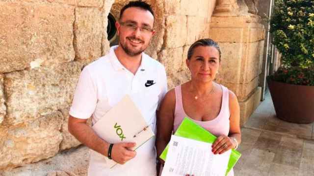 Jordi Fernández Martínez (i), el futuro pastor evangélico de Vox, número tres del partido al Congreso por Tarragona y alcaldable por El Vendrell / Vox