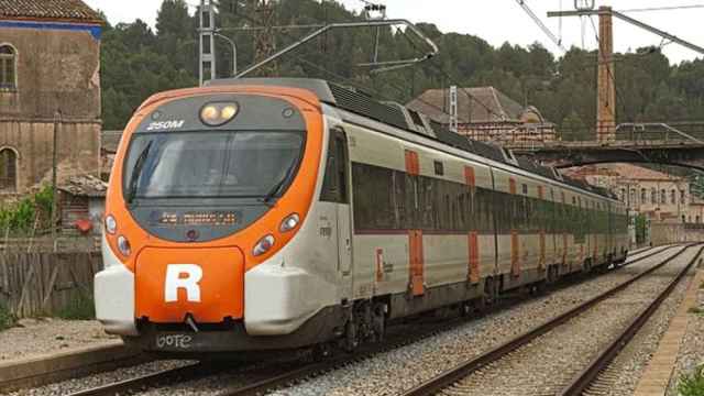 Una imagen de archivo de tren de Rodalies Cataluña / RENFE