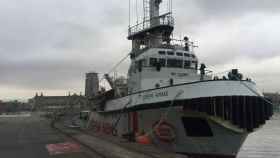 El barco de salvamento humanitario Open Arms en el puerto de Barcelona / EB