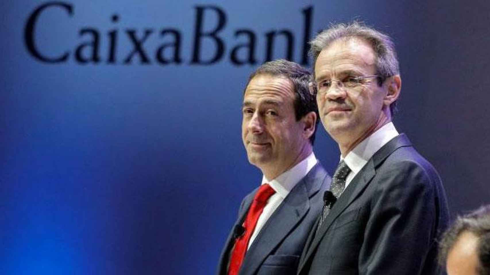 Gonzalo Gortázar, consejero delegado de Caixabank, y Jordi Gual, presidente de la entidad, en una imagen de archivo