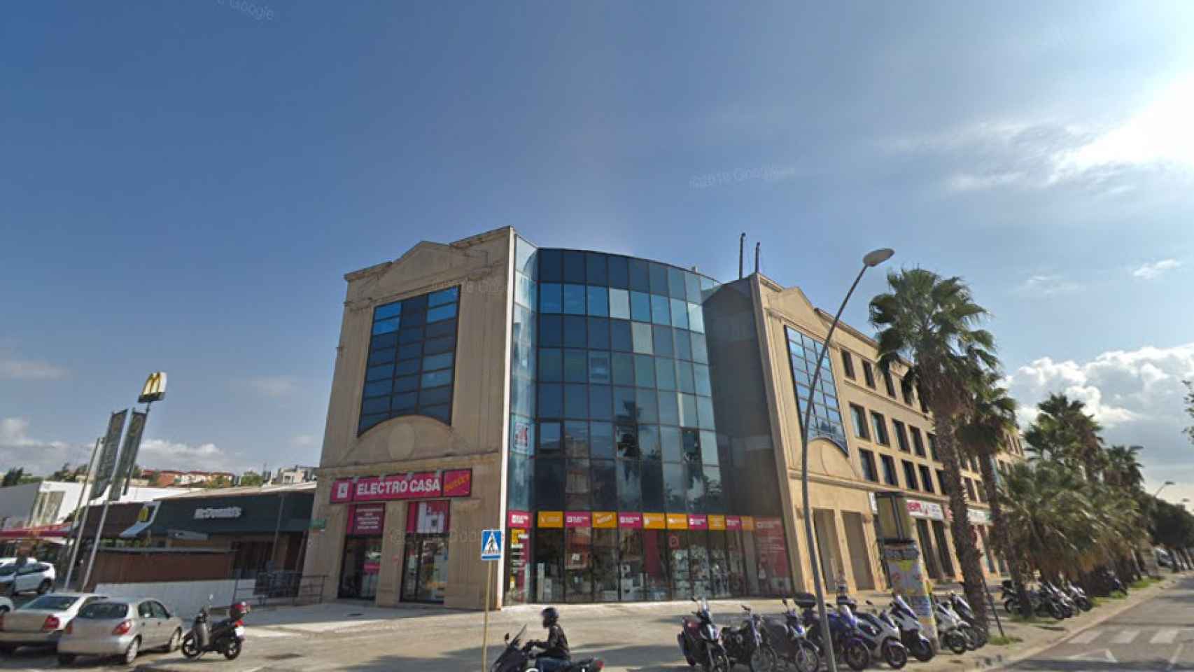 Oficinas de Incofamo en Cornellà de Llobregat / CG