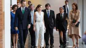El vestido ' total white' de Letizia en Girona