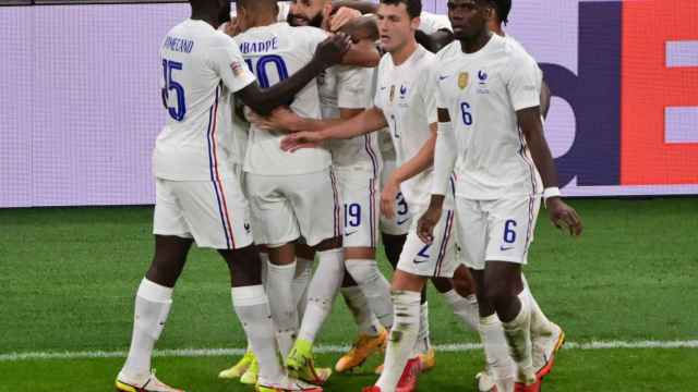 Mbappé y Benzema celebrando el primer gol contra España / EFE