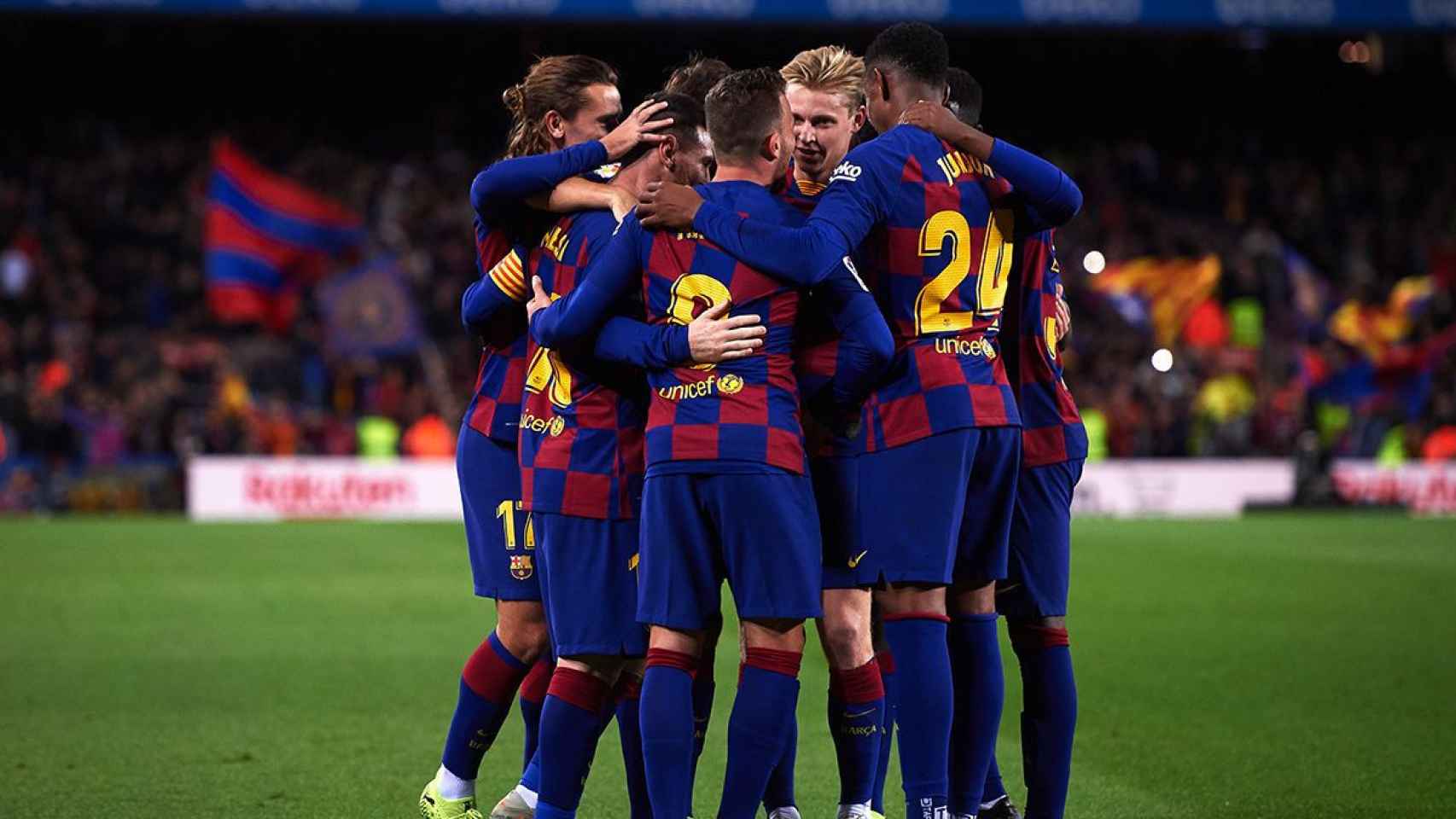 Los jugadores del Barcelona celebran un gol / EFE