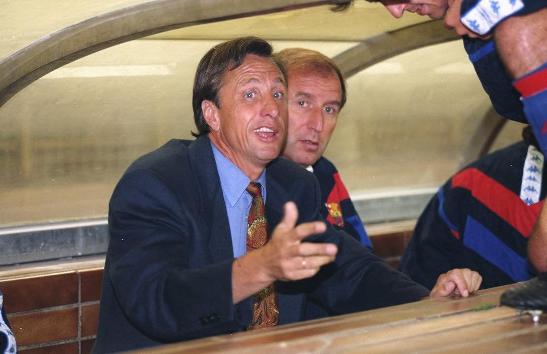 Cruyff y Rexach en el banquillo del FC Barcelona en 1996 / EFE