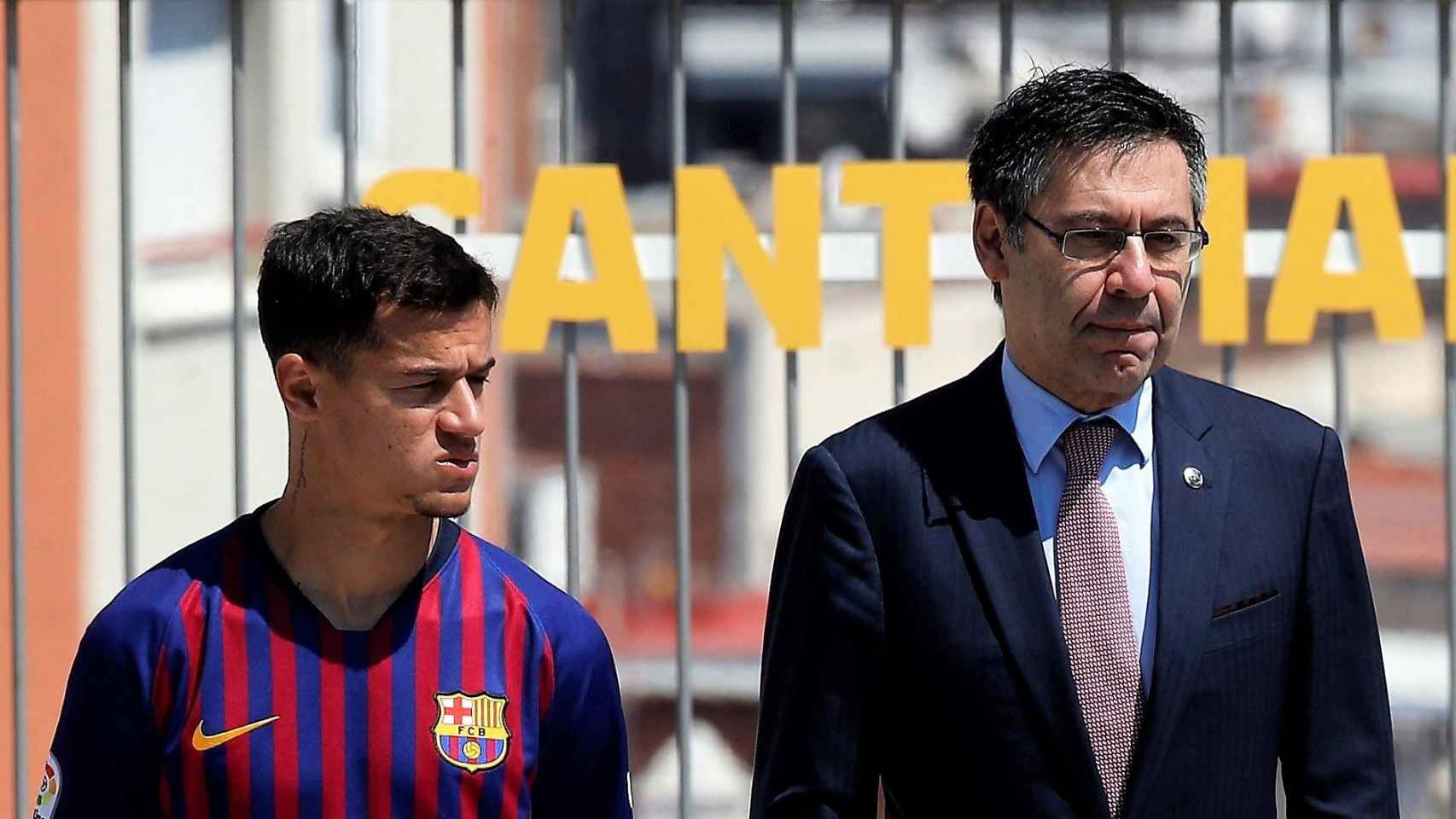 Bartomeu, en la presentación de Coutinho con el Barça | EFE
