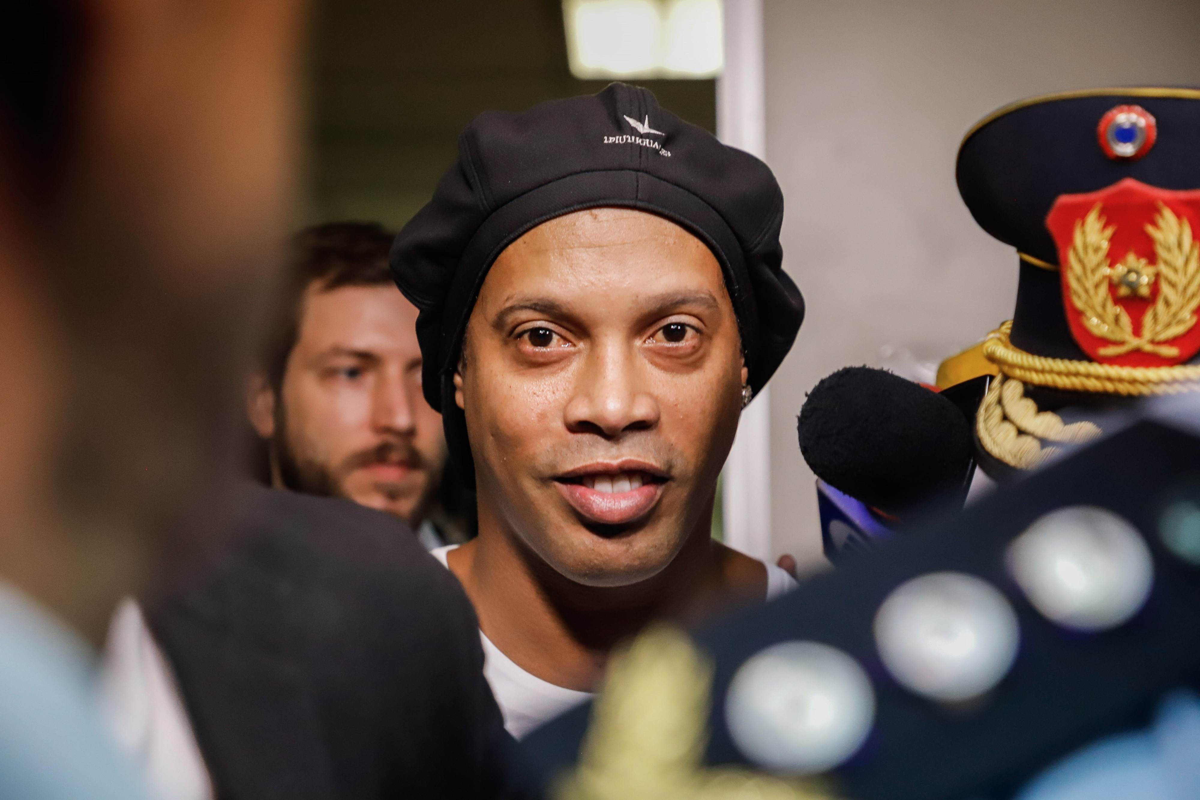 Ronaldinho momentos antes de entrar en prisión / EFE