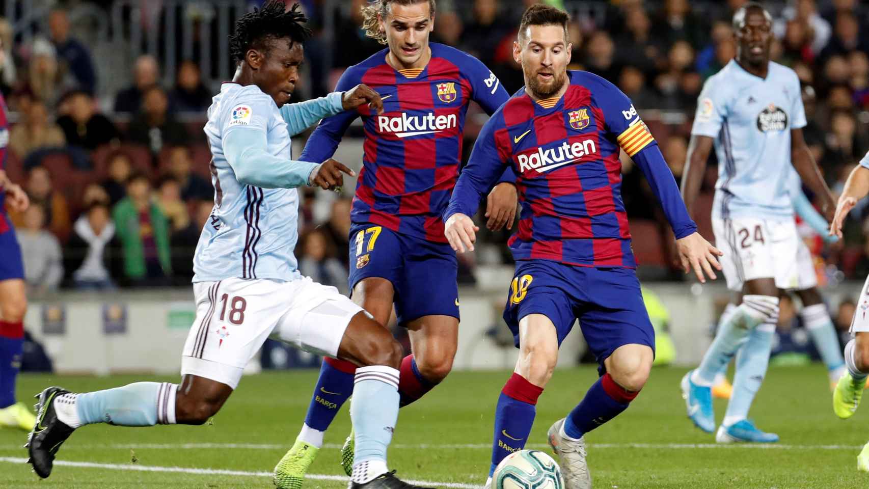 Joseph Aidoo con Leo Messi en el Celta-Barça / EFE