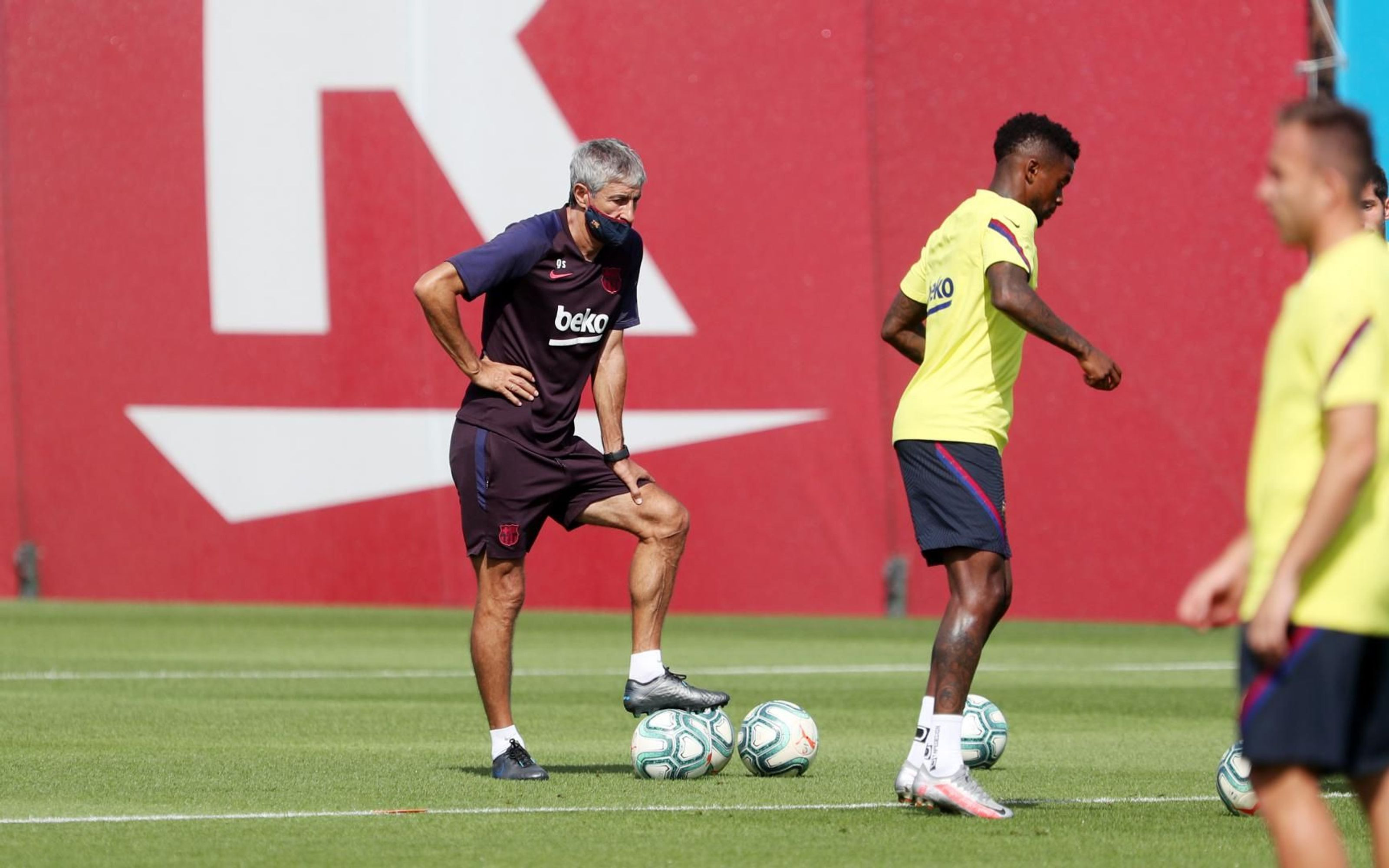 Quique Setién entrenando al Barça / FC Barcelona