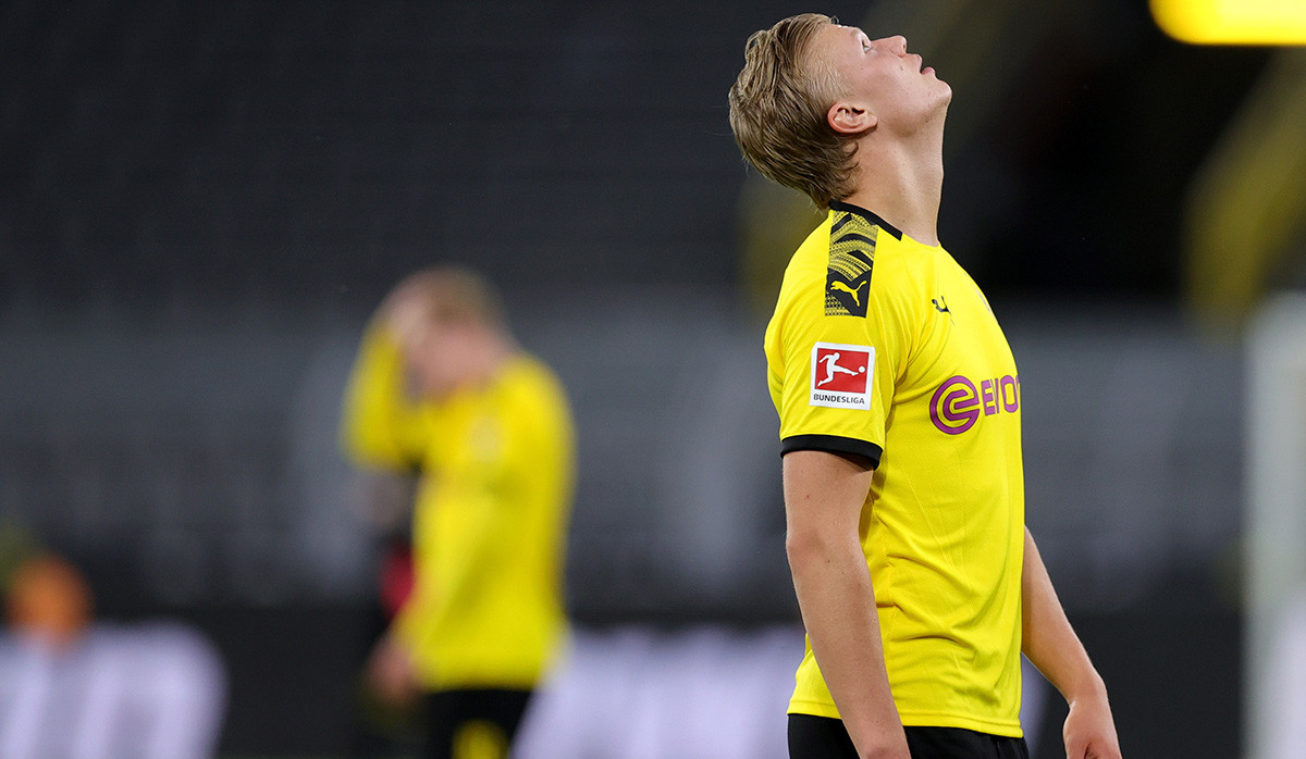 Erling Haaland, lamentándose tras perder con el Dortmund / EFE