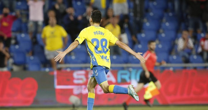 Pedri celebrando su gol con Las Palmas / EFE