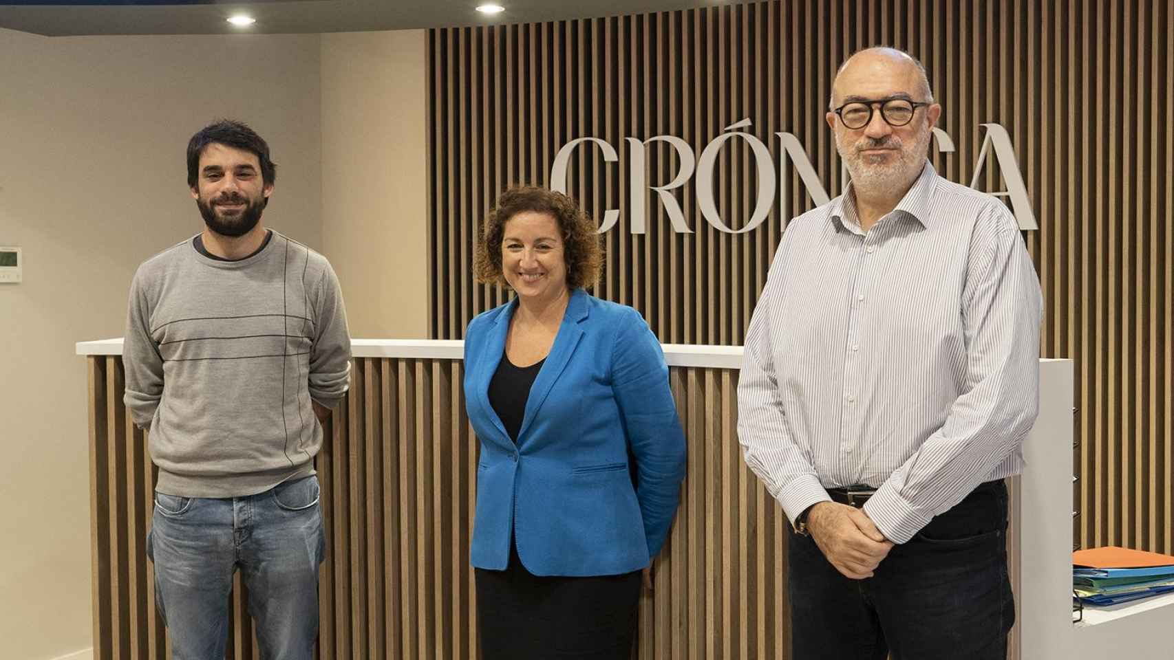 Lucas Ferro (Podem),  Alicia Romero (PSC) y Martí Pachamé (Cs) en las instalaciones de 'Crónica Global' / CG