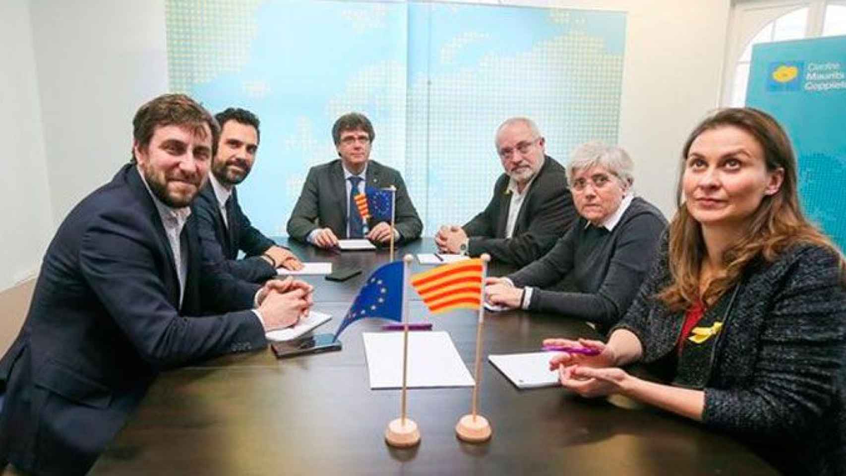 Puigdemont convoca de urgencia a sus consejeros en Bélgica