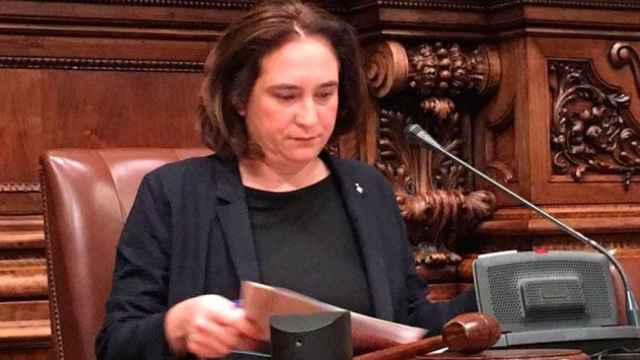 Ada Colau, alcaldesa de Barcelona, en el pleno extraordinario de octubre / CG
