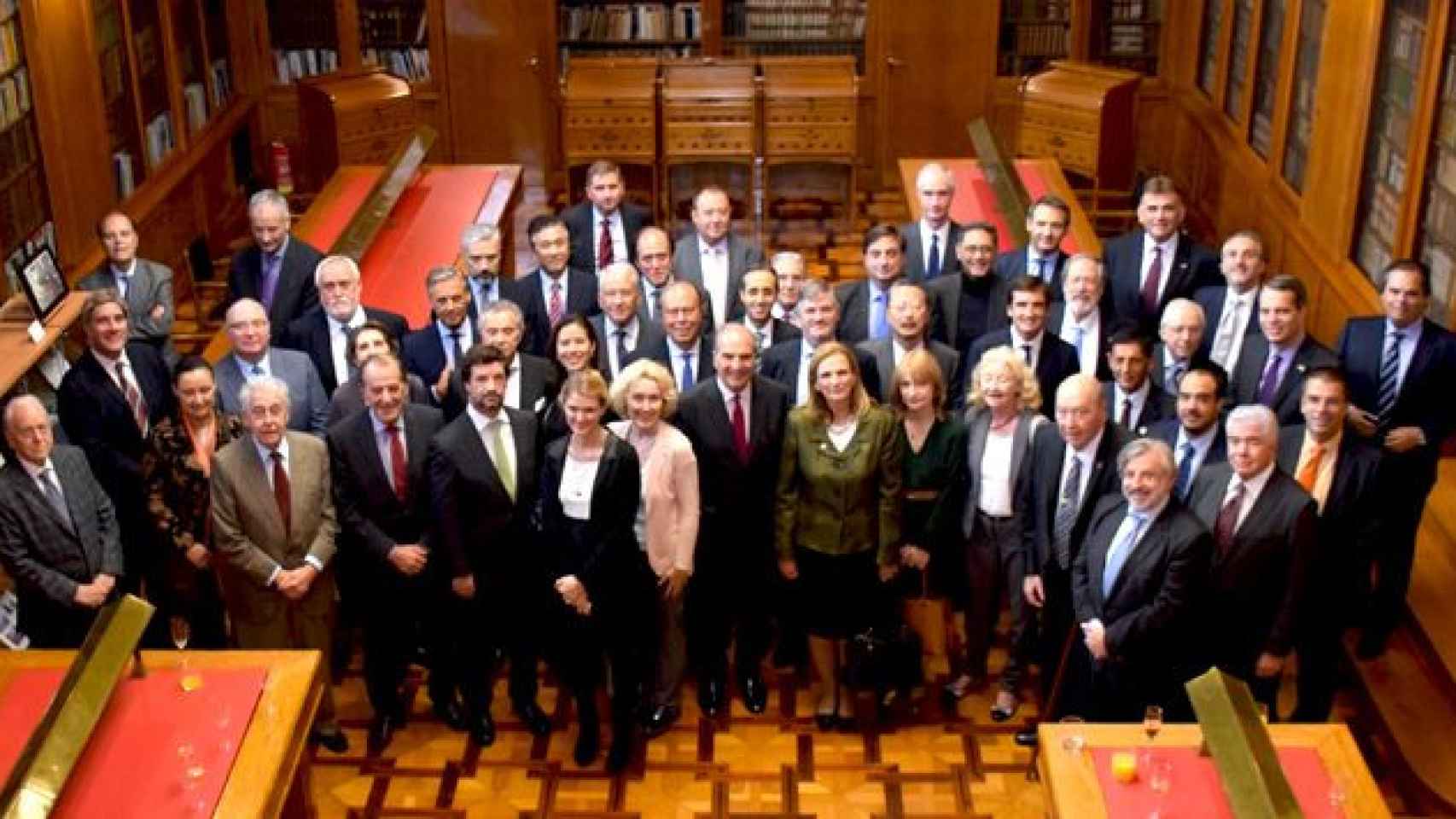 El presidente de Foment del Treball, Joaquim Gay de Montellà (centro), junto a los representantes del cuerpo consultar de Barcelona / CG