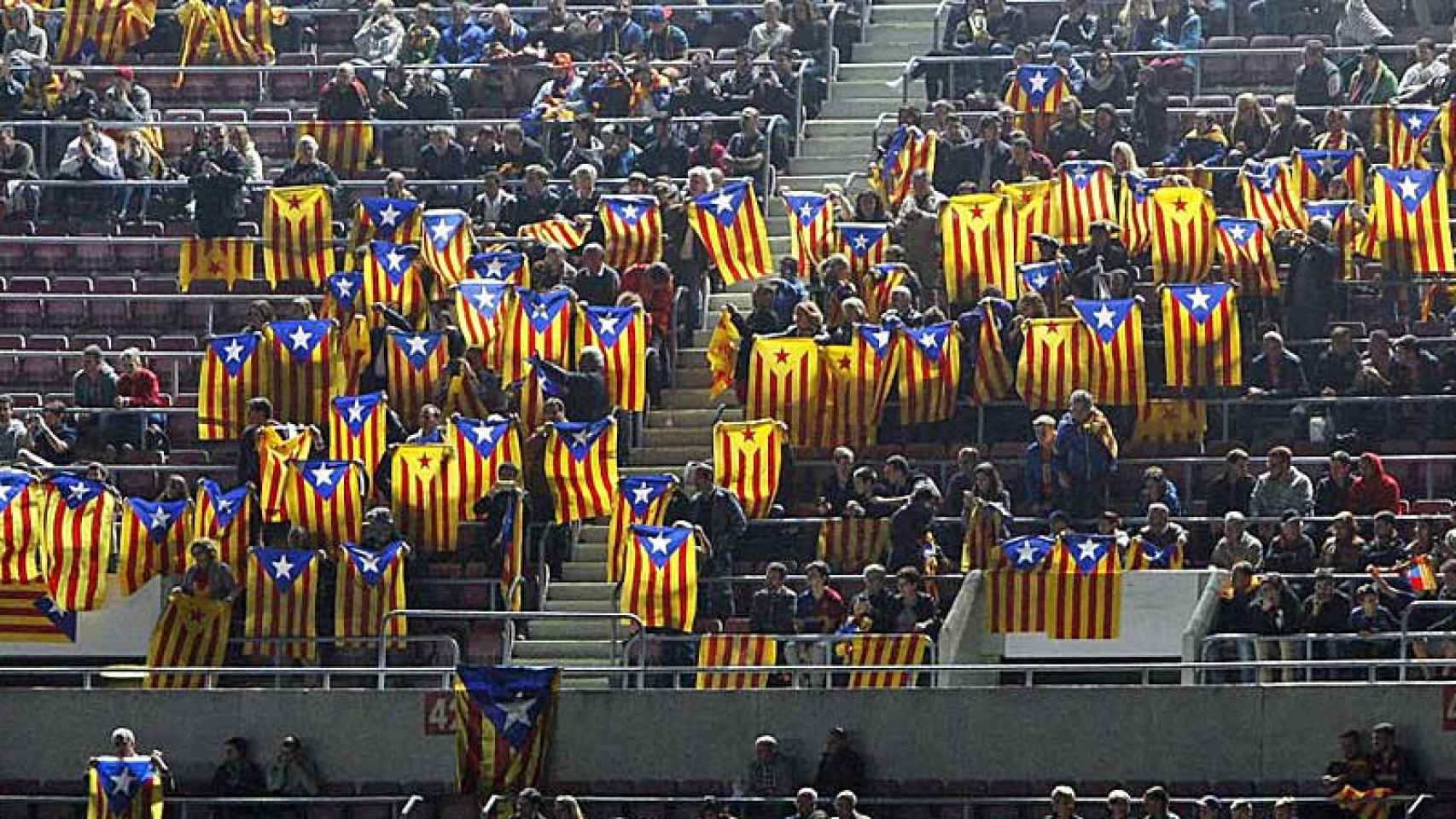 'Esteladas' en la grada del Camp Nou, estadio del F.C. Barcelona.