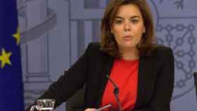 La vicepresidenta del Gobierno, Soraya Sáenz de Santamaría, en la rueda de prensa posterior al Consejo de Ministros de este viernes
