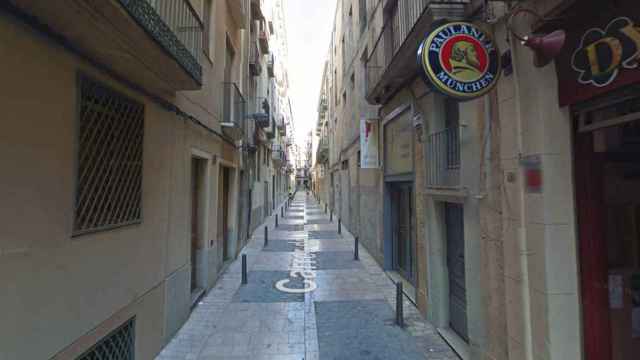 Calle del Vidre, en Reus, donde se ha registrado el derrumbe del interior de un edificio / GOOGLE STREET VIEW