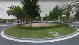 Plaza Pau Casals de Calafell, donde un hombre atropelló presuntamente a su expareja / STREET VIEWS