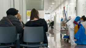 Imagen de dos pacientes en un ambulatorio en Figueres (Girona) / EP
