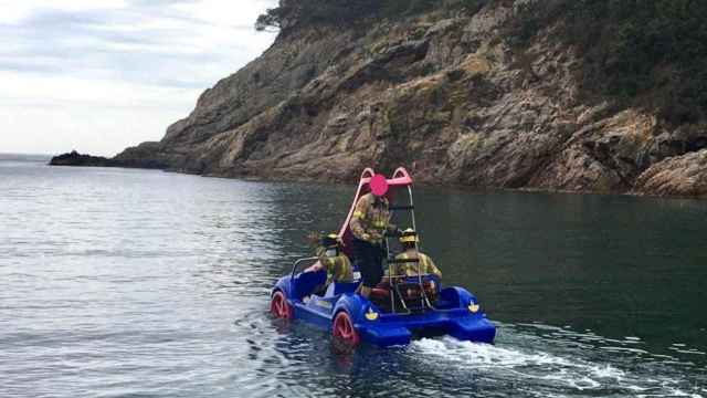 Bomberos rescatan con un velomar a un submarinista / TWITTER