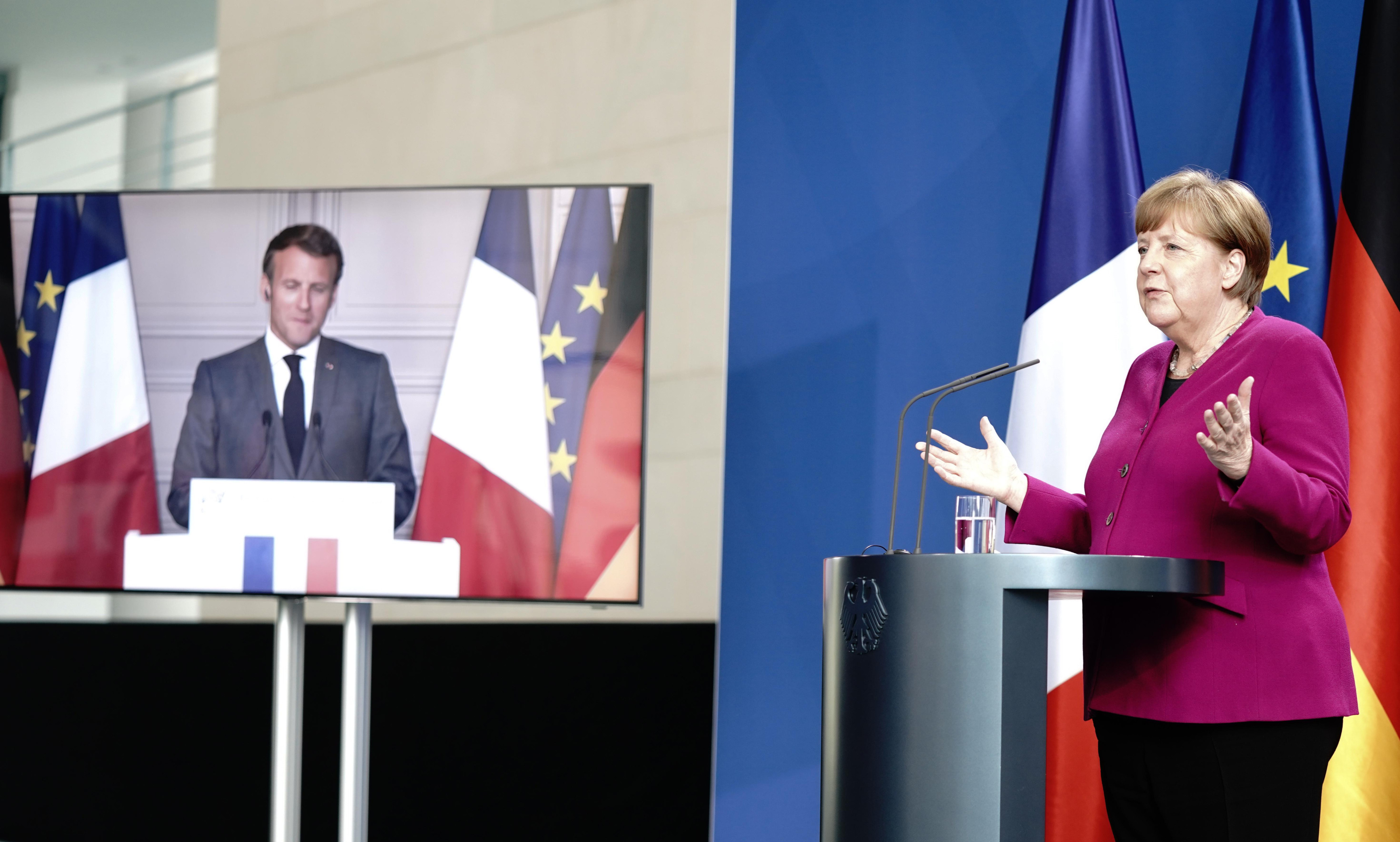 El presidente francés, Enmanuel Macron, y la cancillera Angela Merkel, en el encuentro bilateral / EP