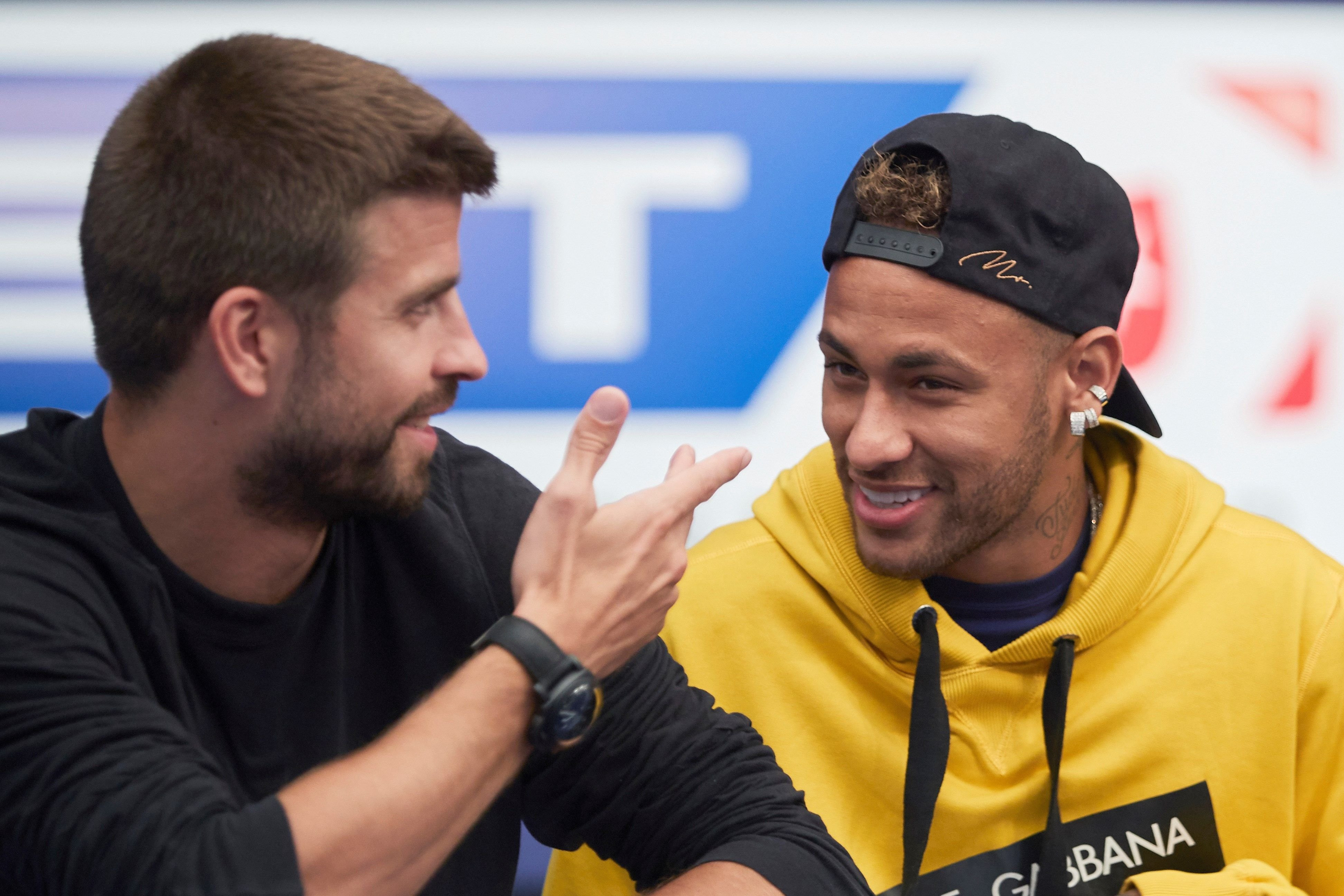 Una foto de Neymar y Piqué en un evento de fútbol / EFE