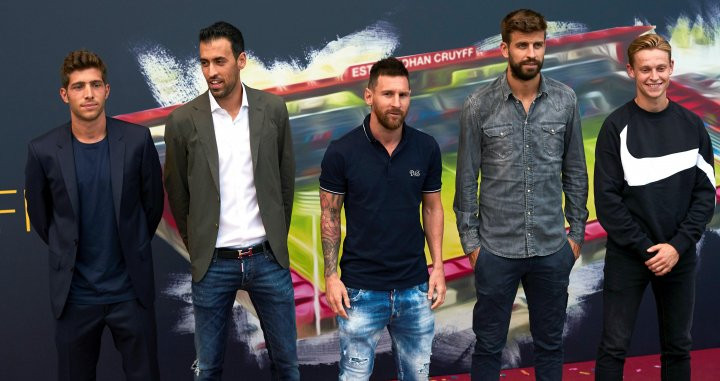 Los cuatro capitanes del Barça y De Jong en la inauguración del Estadi Johan Cruyff EFE