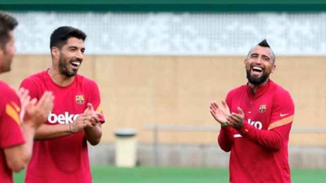 Luis Suárez y Arturo Vidal, los principales candidatos a ser grandes fichajes de otros clubes / REDES