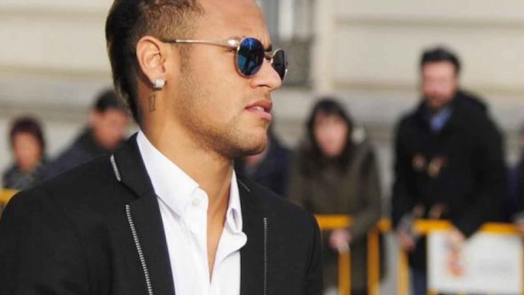 Neymar Jr tras salir de una vista judicial / EFE