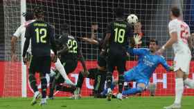Nkunku marca el segundo gol del Leipzig contra el Real Madrid / EFE