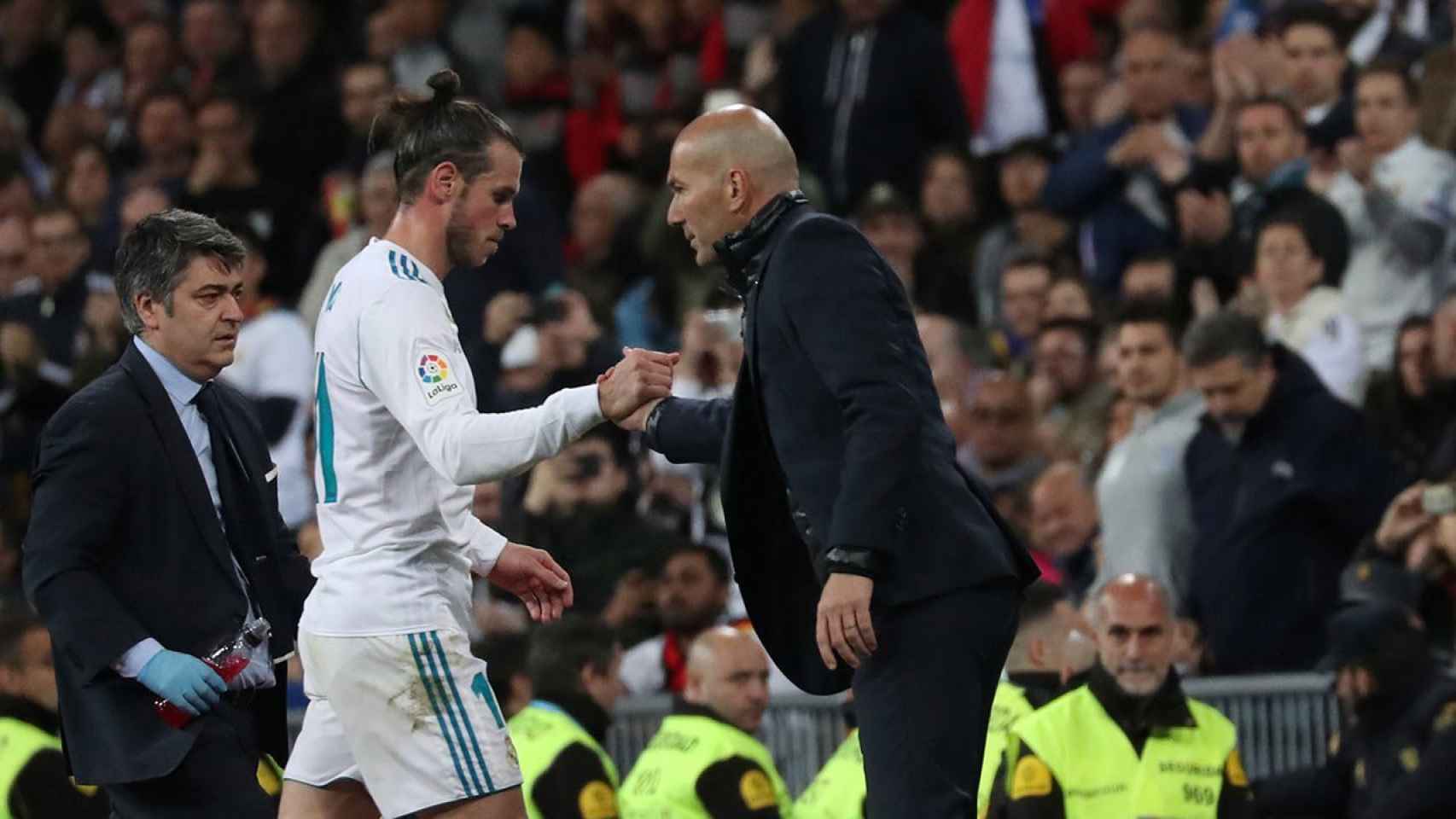 Zinedine Zidane y Gareth Bale en un encuentro del Real Madrid / EFE
