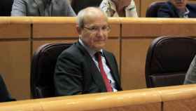Imagen de archivo del expresidente José Montilla en su escaño del Senado / EFE