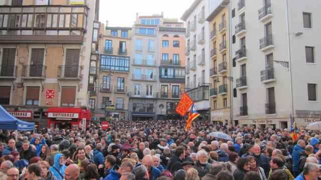 Imagen de la concentración de este mediodía en Pamplona para protestar por la aplicación del 155 en Cataluña / EUROPA PRESS
