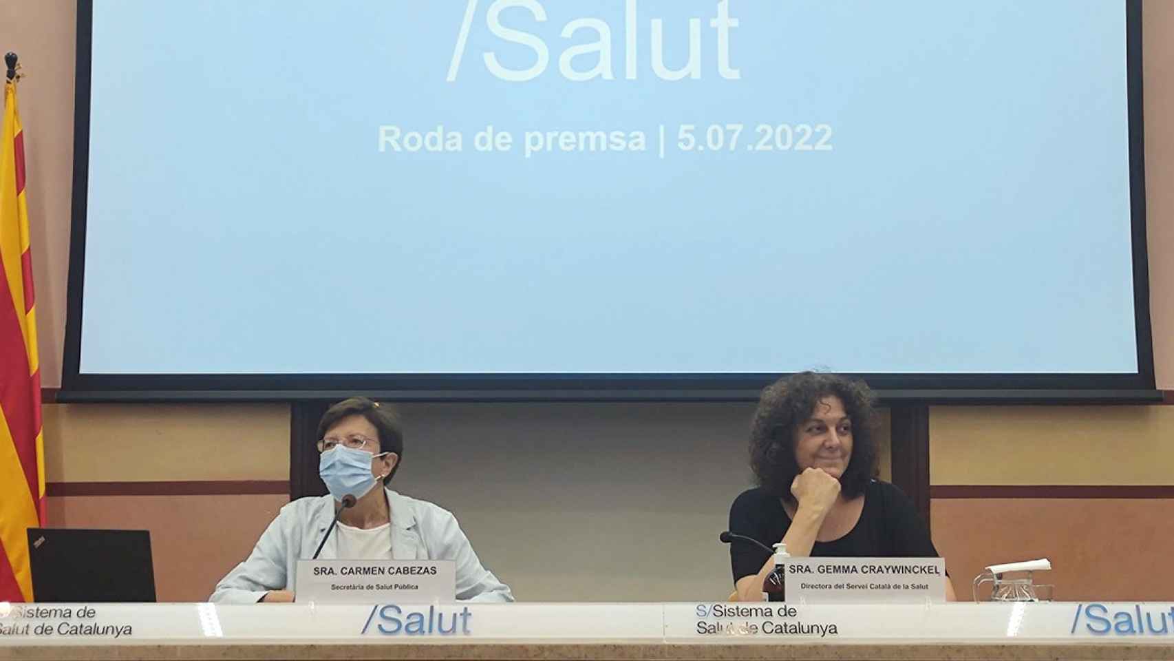 La secretaria de Salud Pública, Carmen Cabezas (i), y la directora del CatSalut, Gemma Craywinckel (d) / EUROPA PRESS