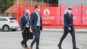 Los dos agentes de los Mossos d'Esquadra que viajaban con Carles Puigdemont en Alemania / ÓSCAR CAÑAS (EUROPAPRESS)